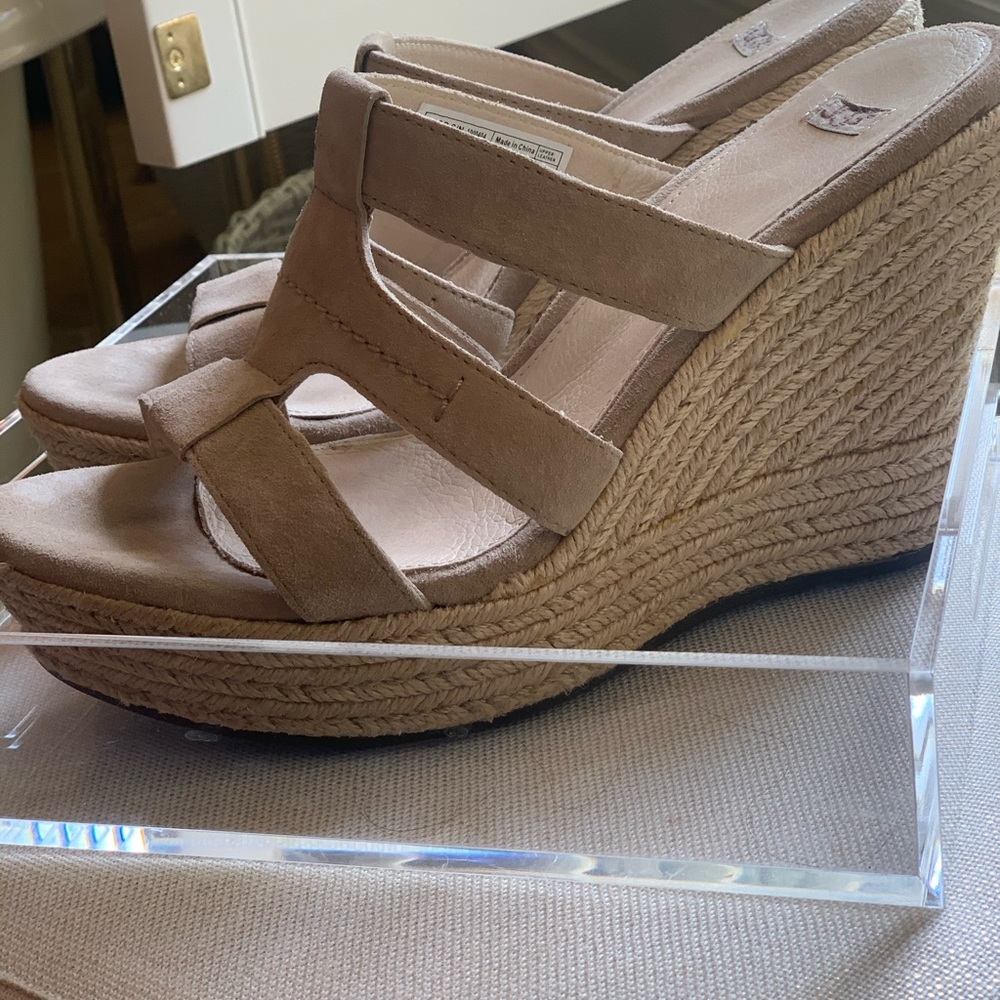 UGG Platform Espadrille Wedge Suede beige
